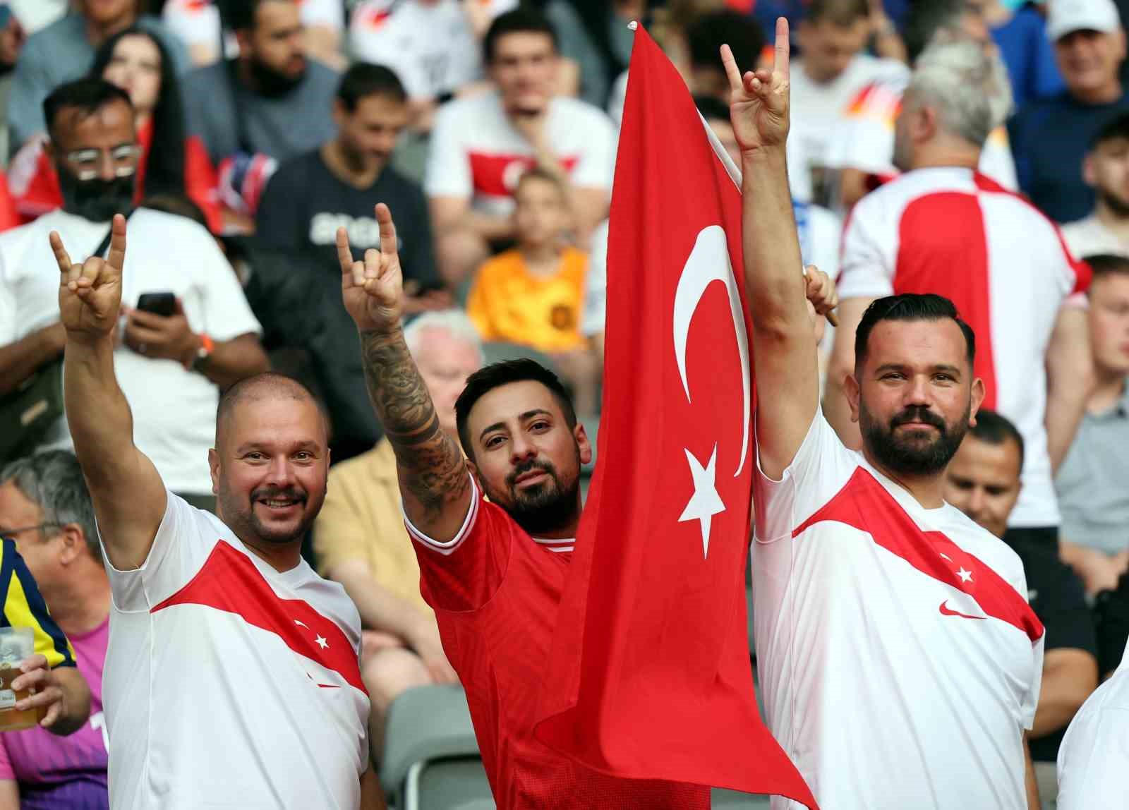 EURO 2024: Hollanda: 0 - Türkiye: 0 (Maç devam ediyor)
