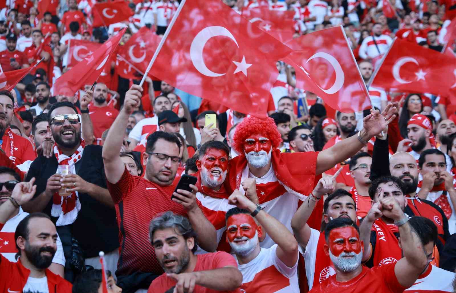 EURO 2024: Hollanda: 0 - Türkiye: 0 (Maç devam ediyor)
