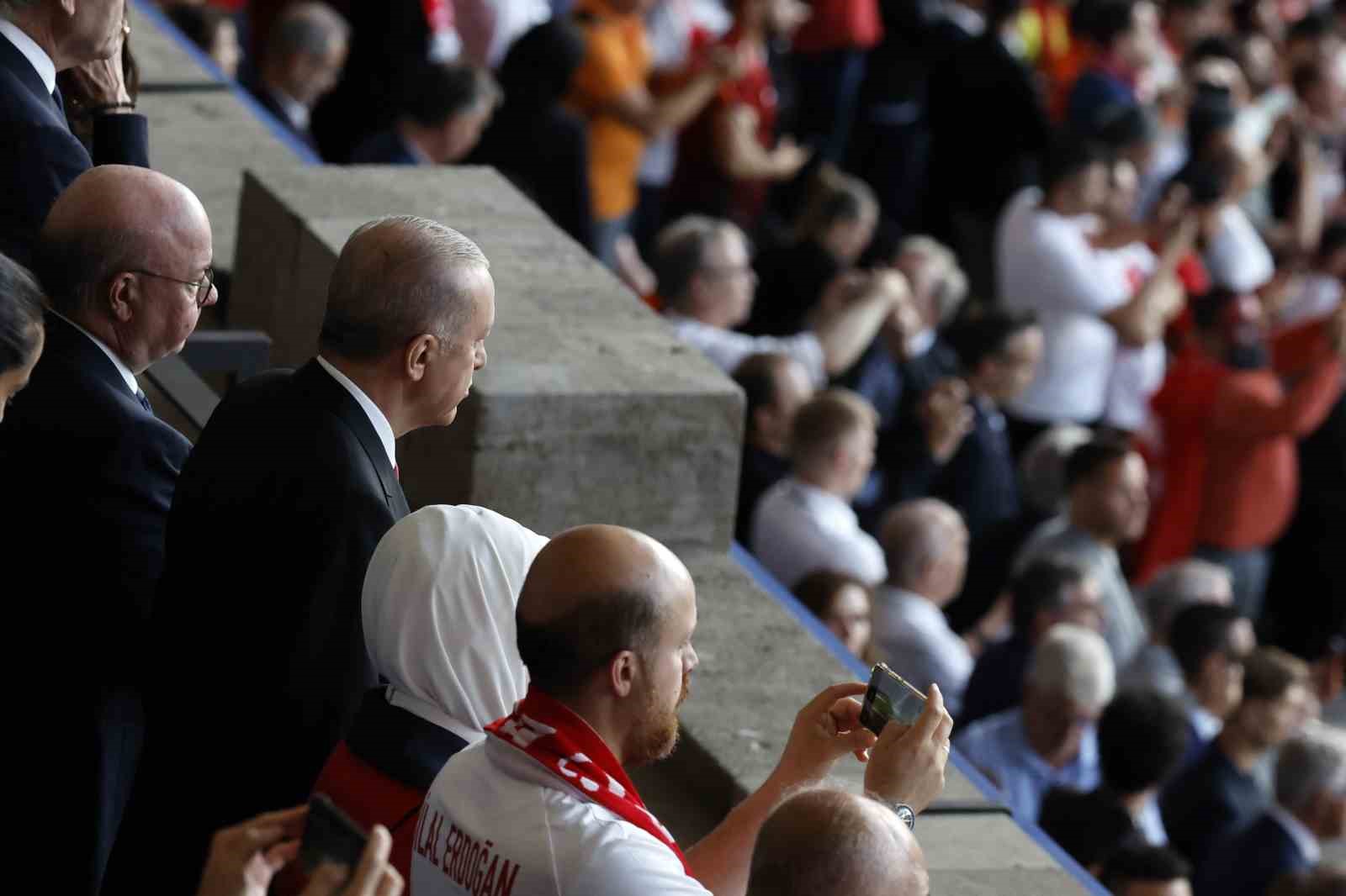 EURO 2024: Hollanda: 0 - Türkiye: 0 (Maç devam ediyor)
