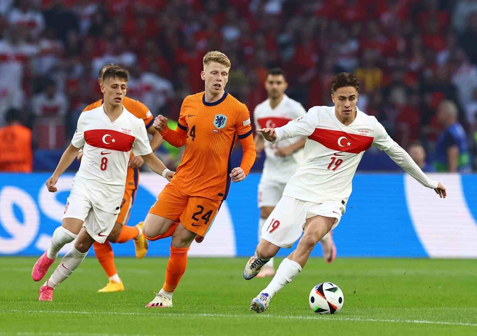 EURO 2024: Hollanda: 0 - Türkiye: 0 (Maç devam ediyor)
