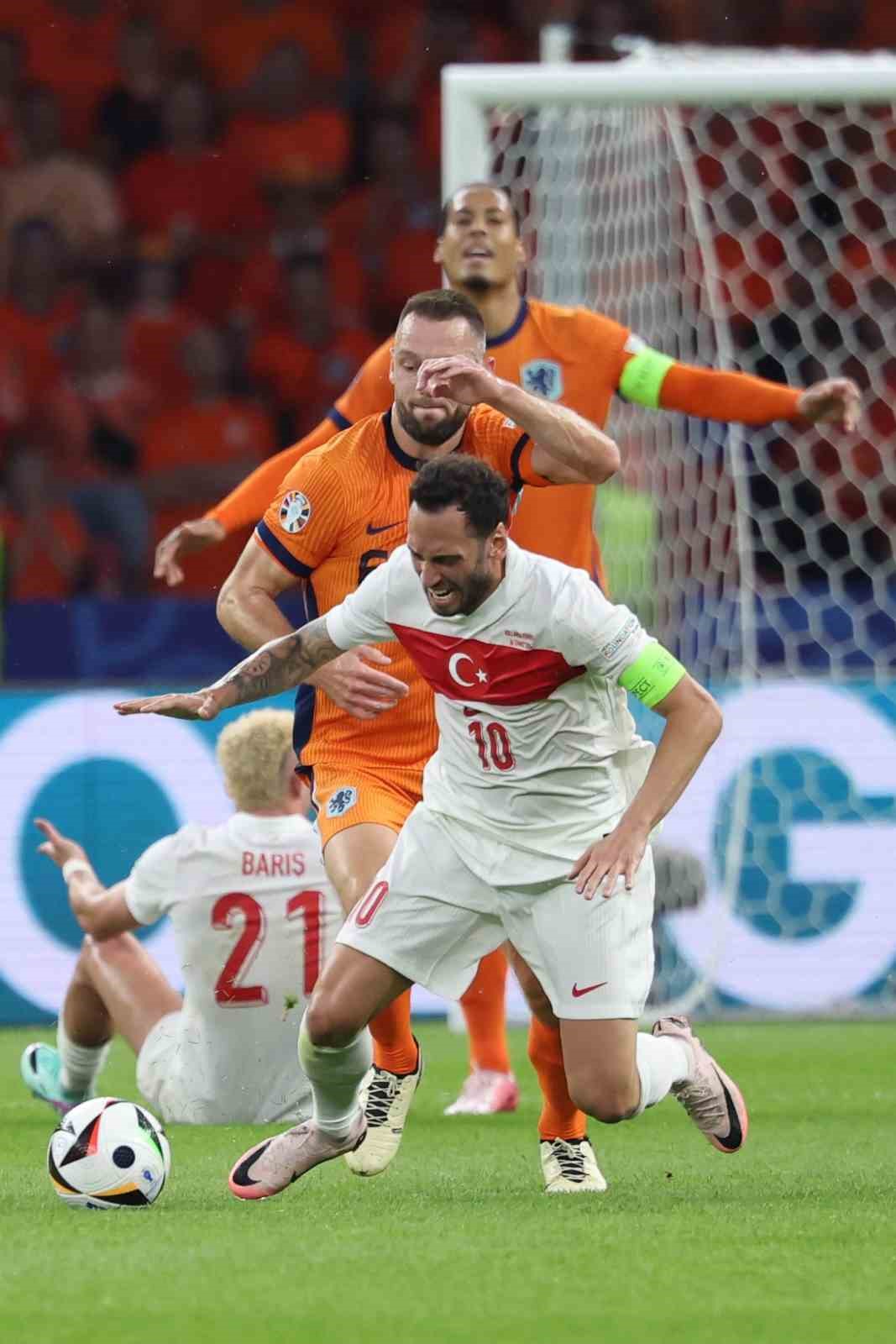 EURO 2024: Hollanda: 0 - Türkiye: 1 (İlk yarı)
