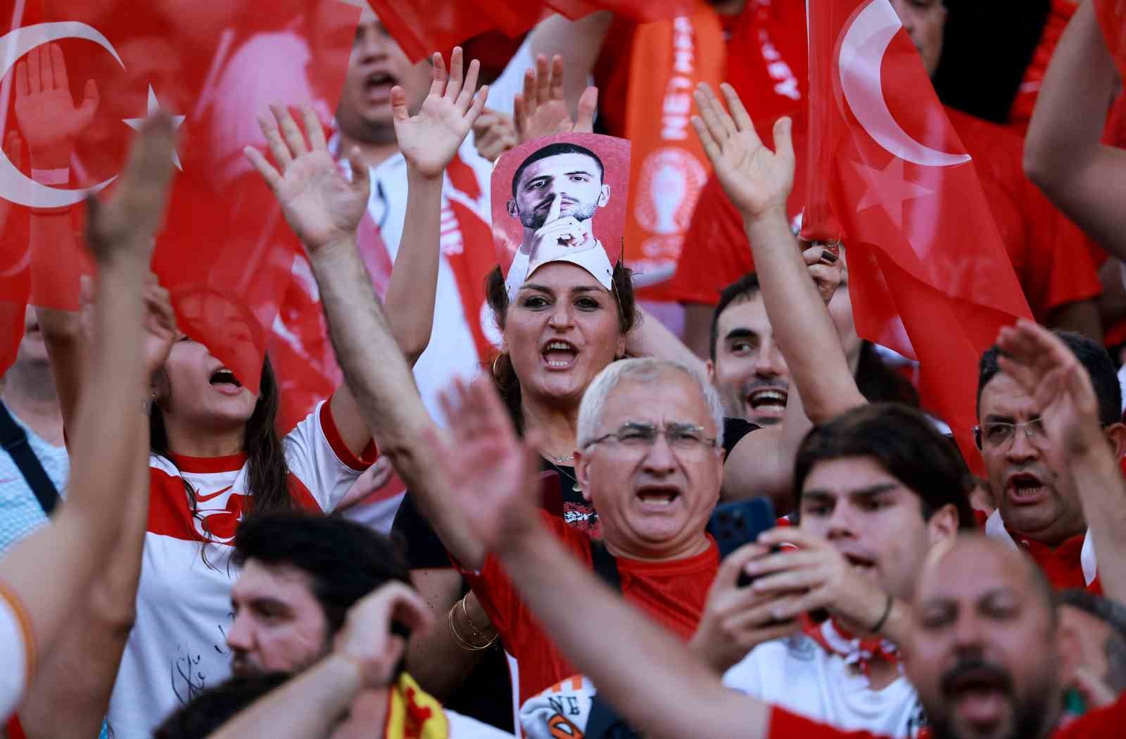 EURO 2024: Hollanda: 0 - Türkiye: 1 (İlk yarı)
