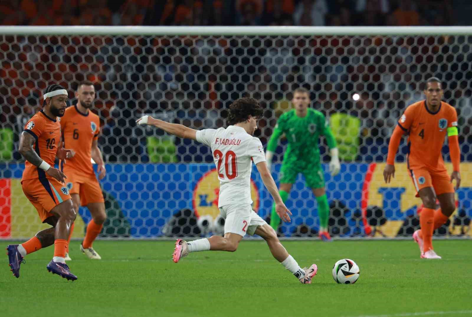 EURO 2024: Hollanda: 0 - Türkiye: 1 (İlk yarı)
