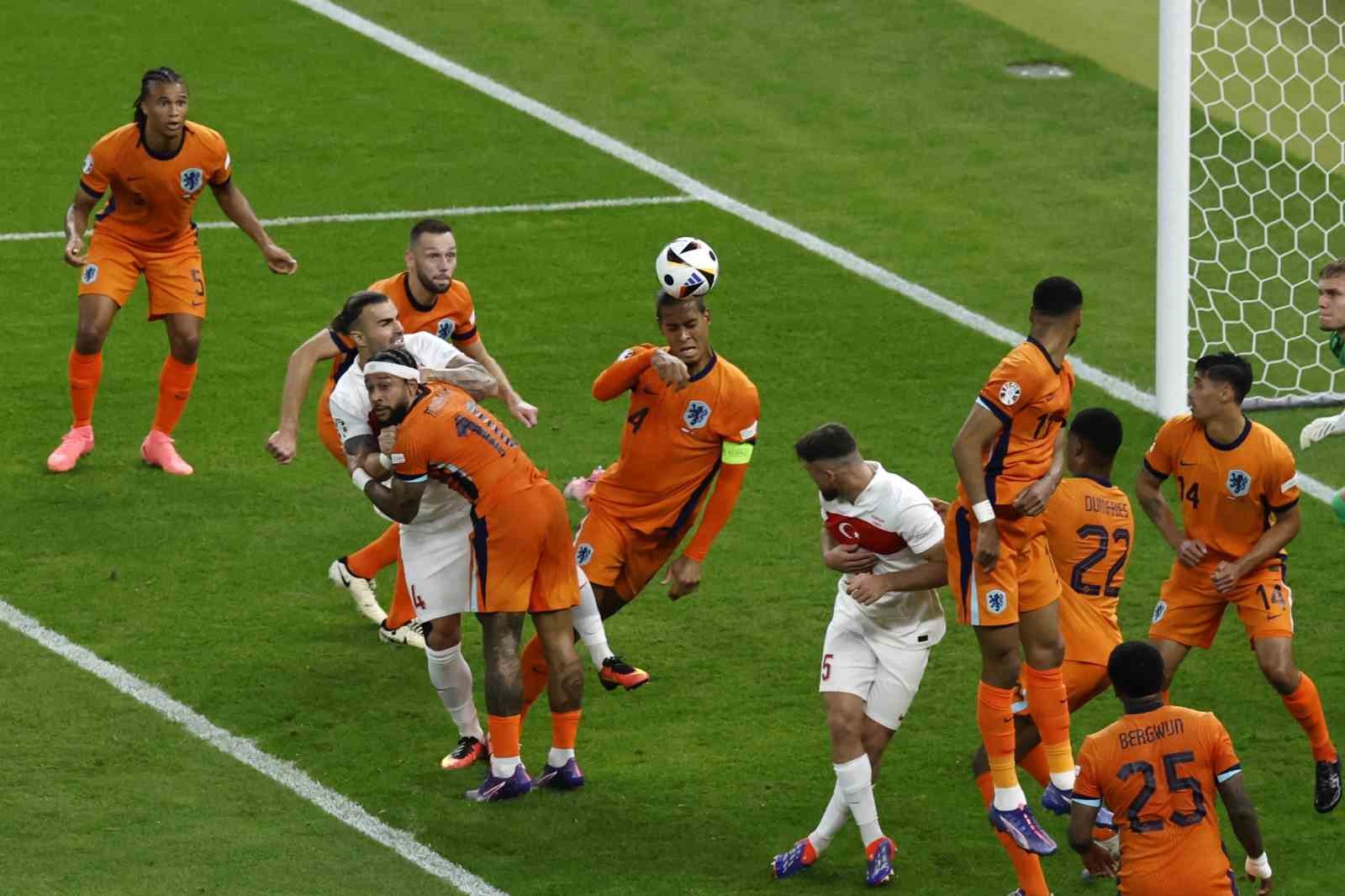 EURO 2024: Hollanda: 0 - Türkiye: 1 (İlk yarı)
