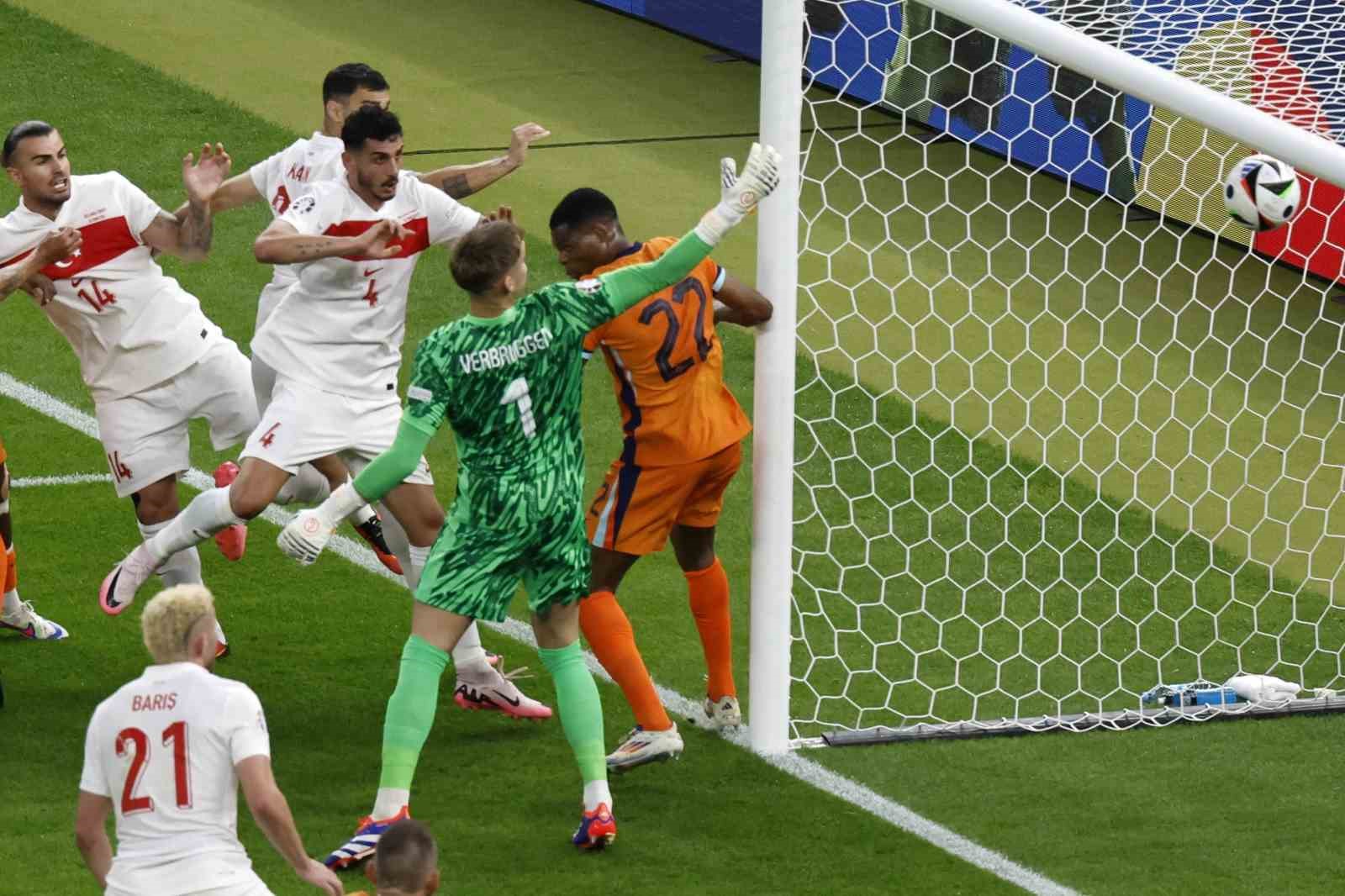 EURO 2024: Hollanda: 0 - Türkiye: 1 (İlk yarı)
