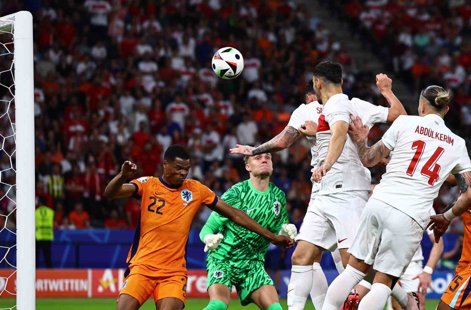 EURO 2024: Hollanda: 0 - Türkiye: 1 (İlk yarı)
