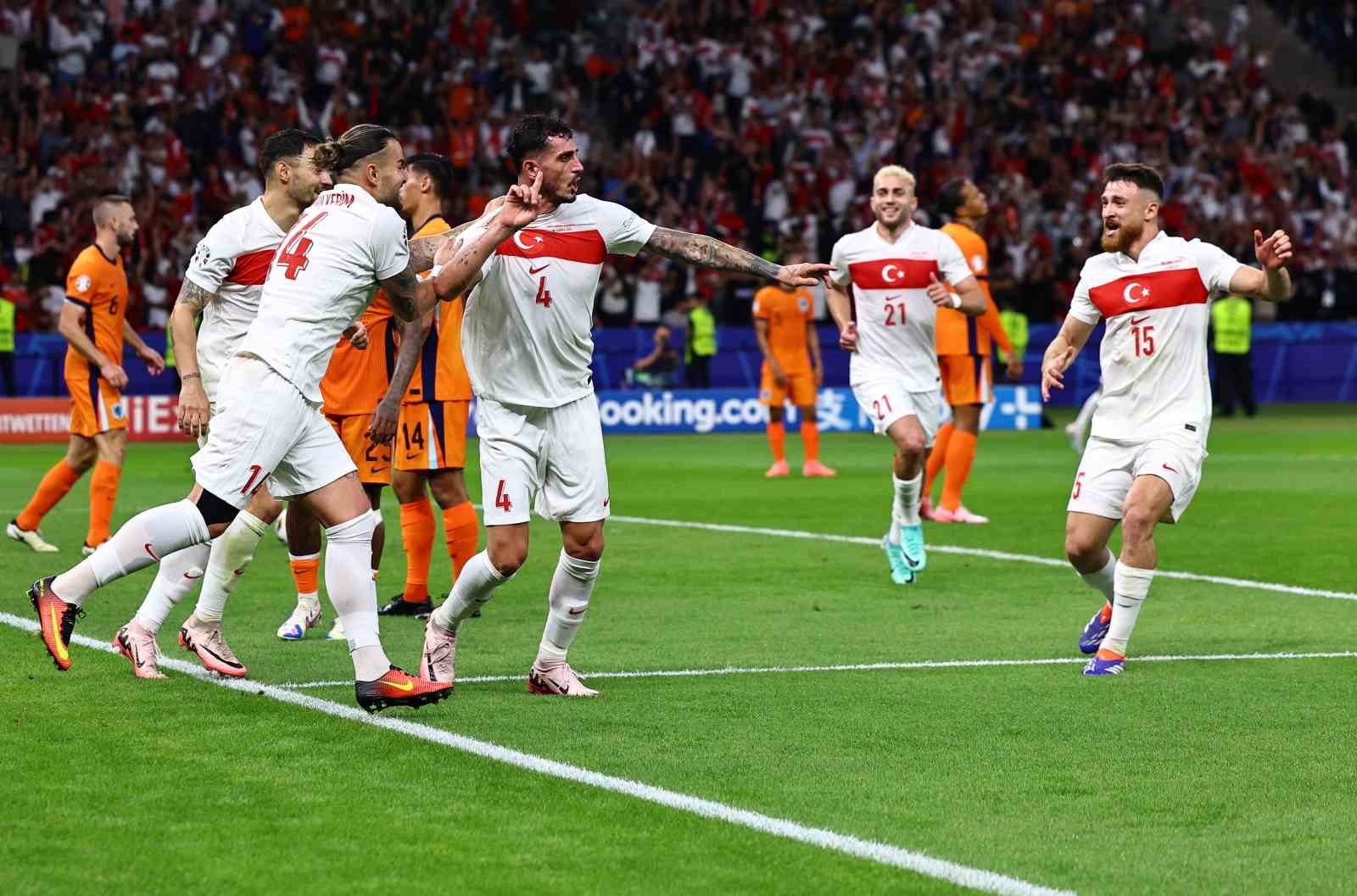 EURO 2024: Hollanda: 0 - Türkiye: 1 (İlk yarı)
