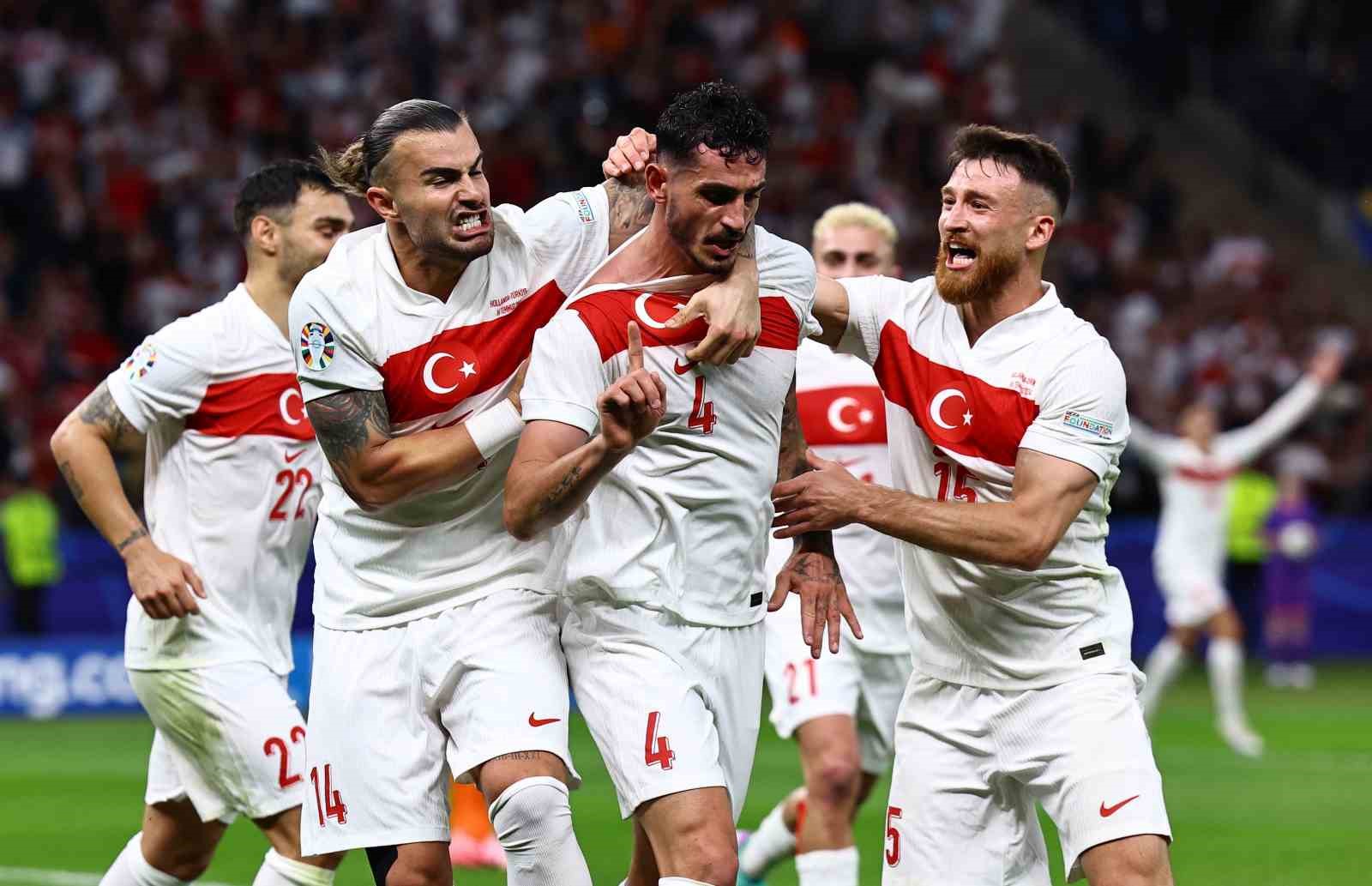 EURO 2024: Hollanda: 0 - Türkiye: 1 (İlk yarı)
