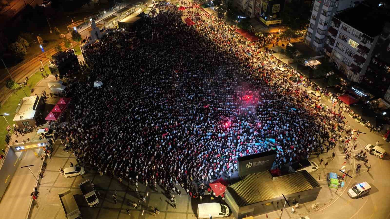 Binlerce Kocaelili tek yürek oldu, gol sevinci görülmeye değerdi
