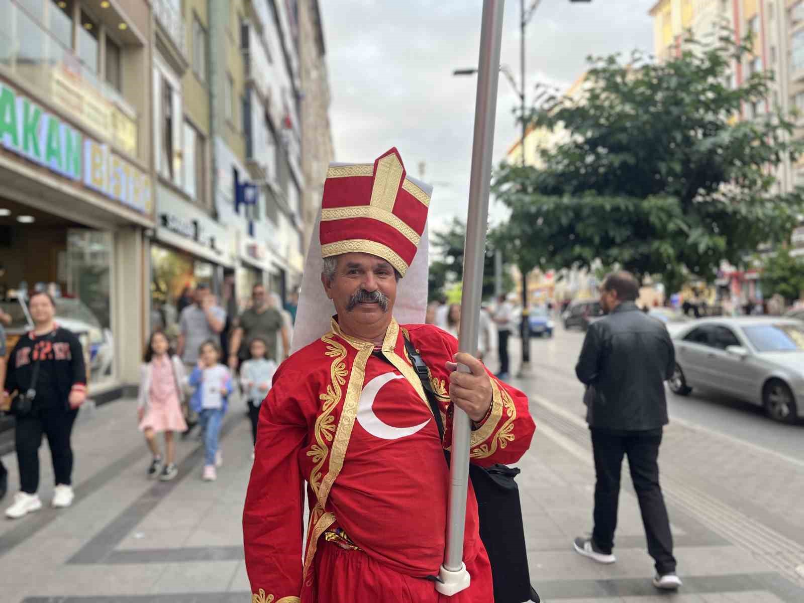 Sivas caddelerinde bir yeniçeri, Avrupa’ya böyle tepki gösterdi
