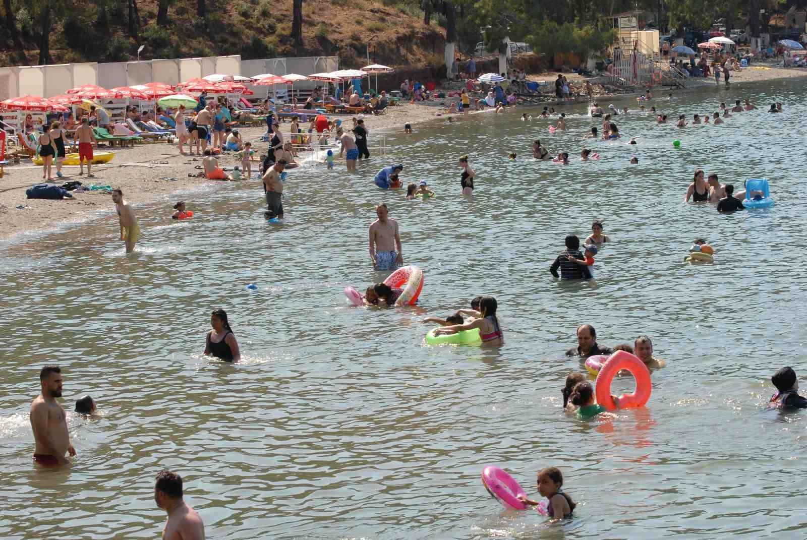 Okulun işlettiği mavi bayraklı plaj tatilcileri ağırlıyor
