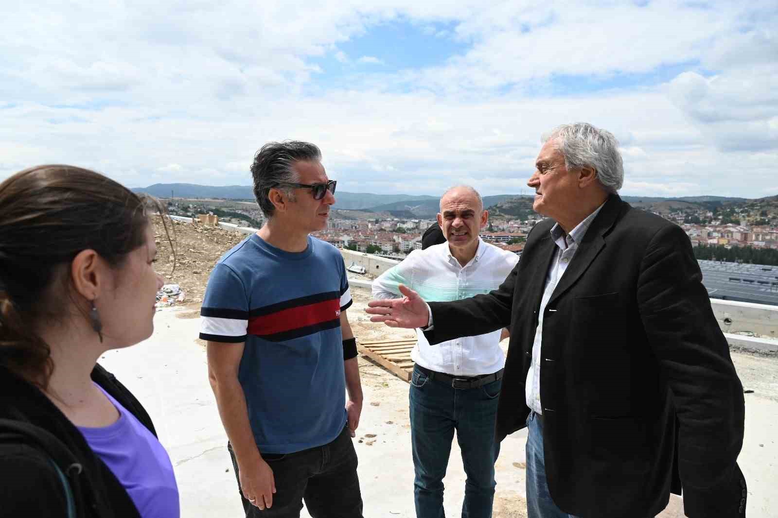 Başkan Bakkalcıoğlu teknik heyetlerle birlikte Kurtuluş Savaşı ve İnönü Zaferleri Anı Evi’nde incelemelerde bulundu
