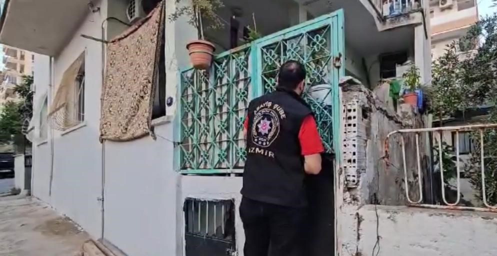 İzmir’de aranan şahıslara şafak operasyonu
