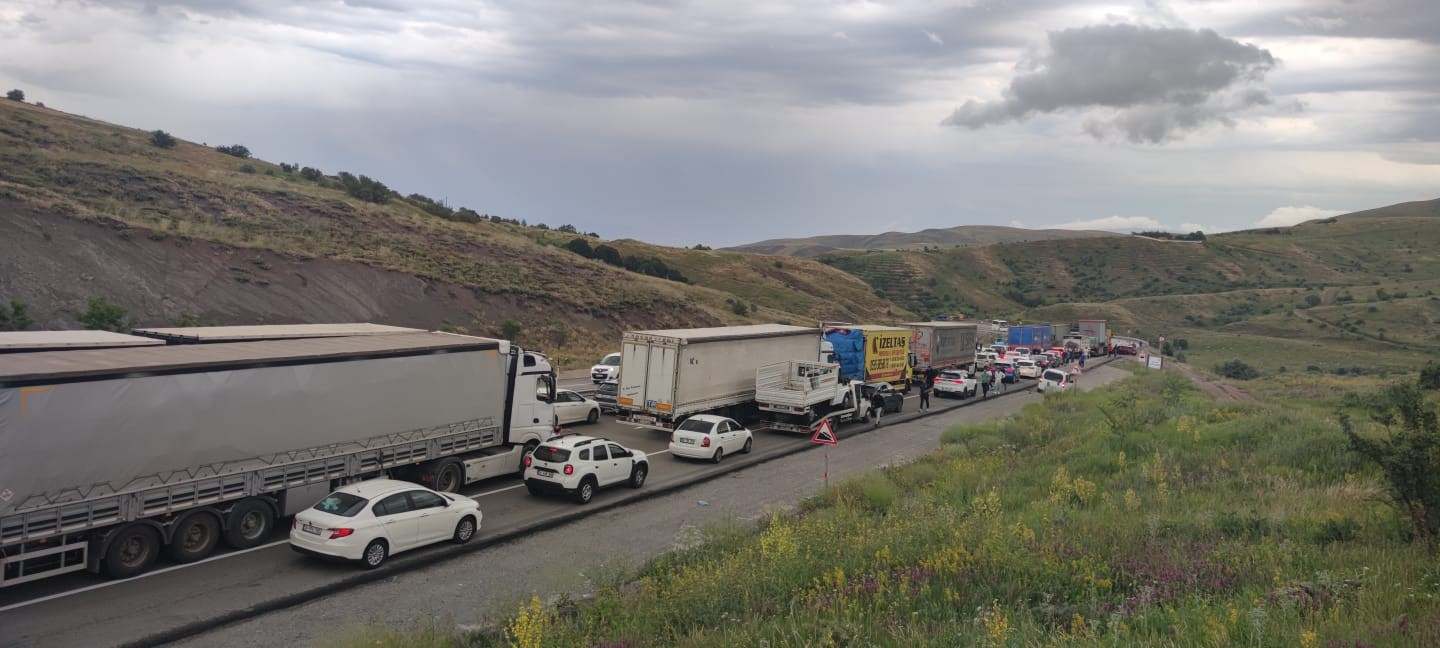 Erzurum’da zincirleme trafik kazası: 8 yaralı
