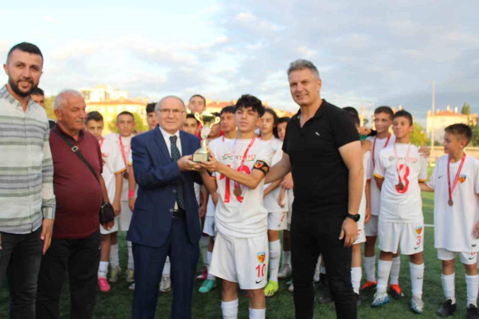 U13 Ligi’nde şampiyon Kayserispor oldu
