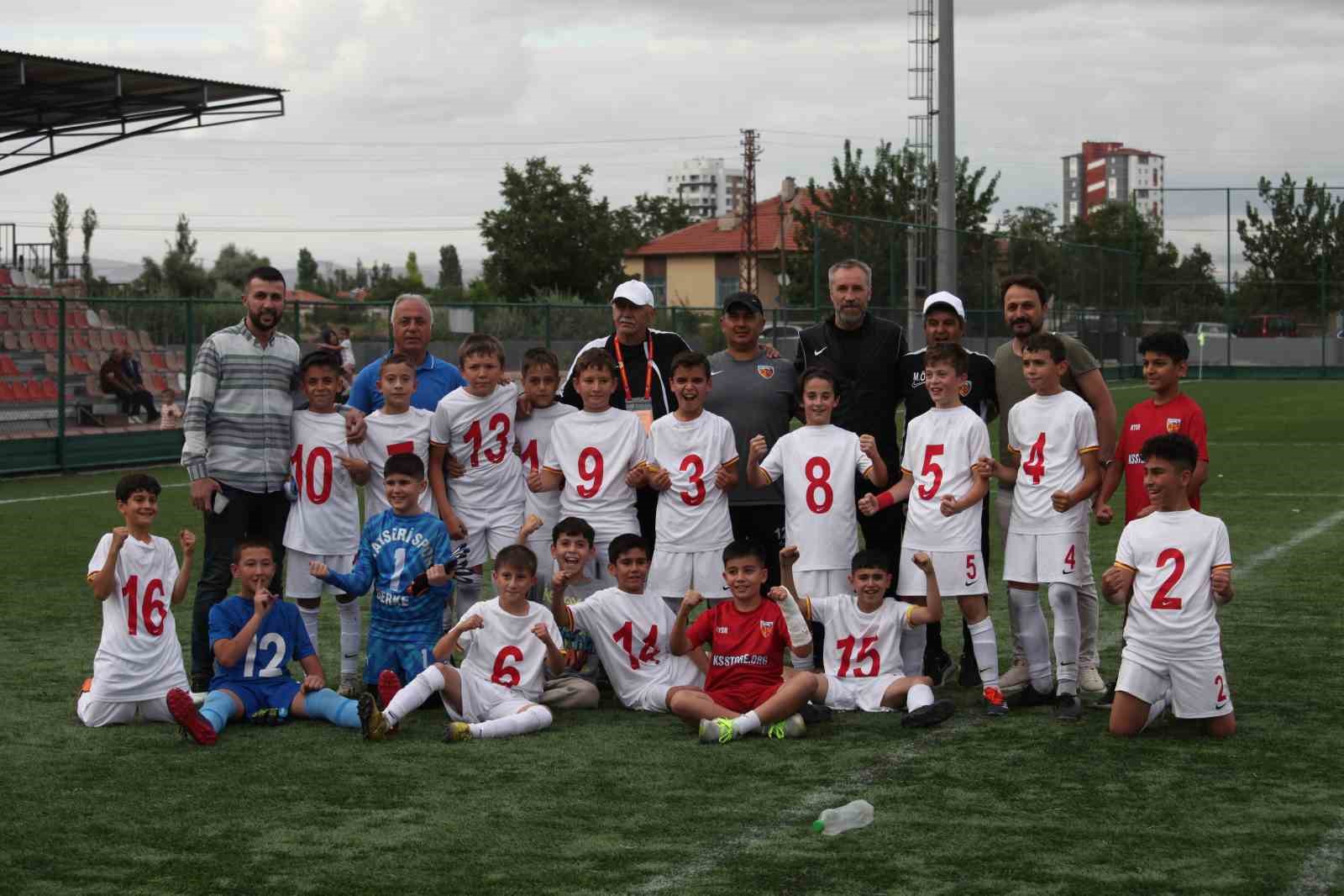 Kayserispor U11 takımı şampiyon oldu
