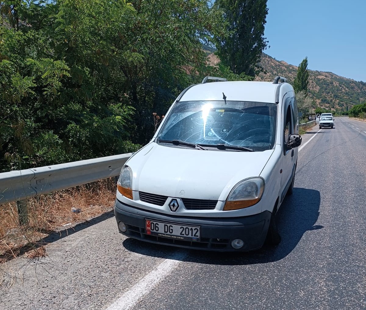 Gölbaşı’nda hafif ticari araç ile motosiklet çarpıştı: 1 yaralı
