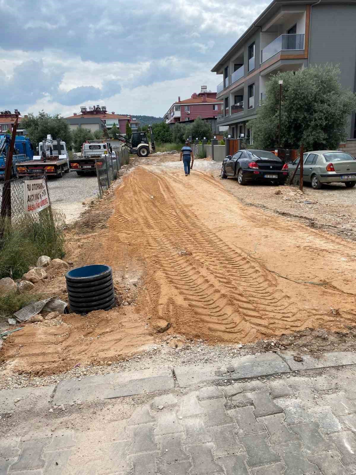 Milas’ta kırsal ve merkez mahallelerde çalışmalar devam ediyor
