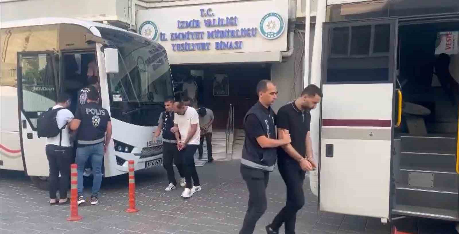 Siber polisinden eş zamanlı ’Paket Operasyonu’: 64 gözaltı
