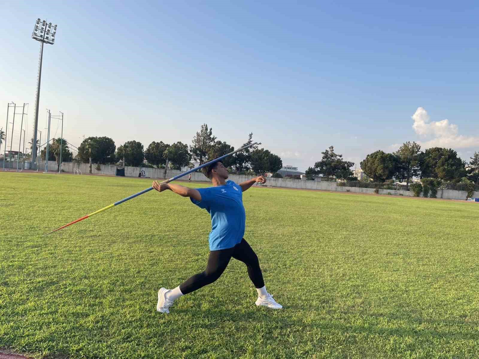 Depremzede sporcu, rekor kırarak Türkiye birincisi oldu
