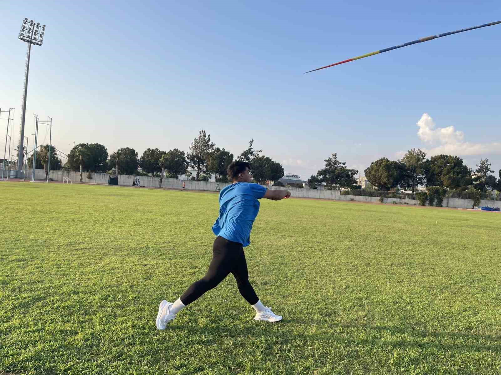 Depremzede sporcu, rekor kırarak Türkiye birincisi oldu
