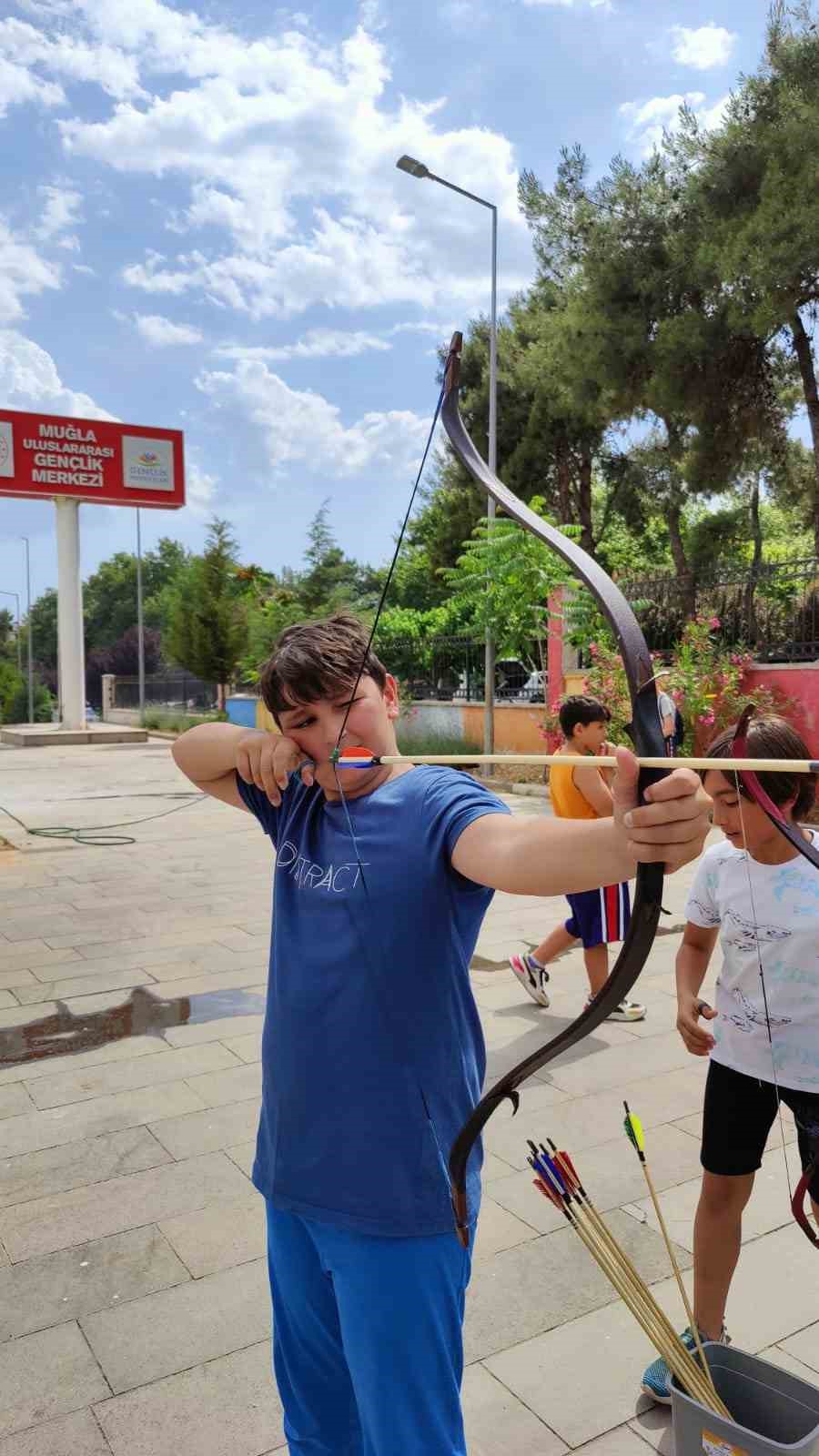 Muğla’da çocuklar yazı rengarenk geçiriyor
