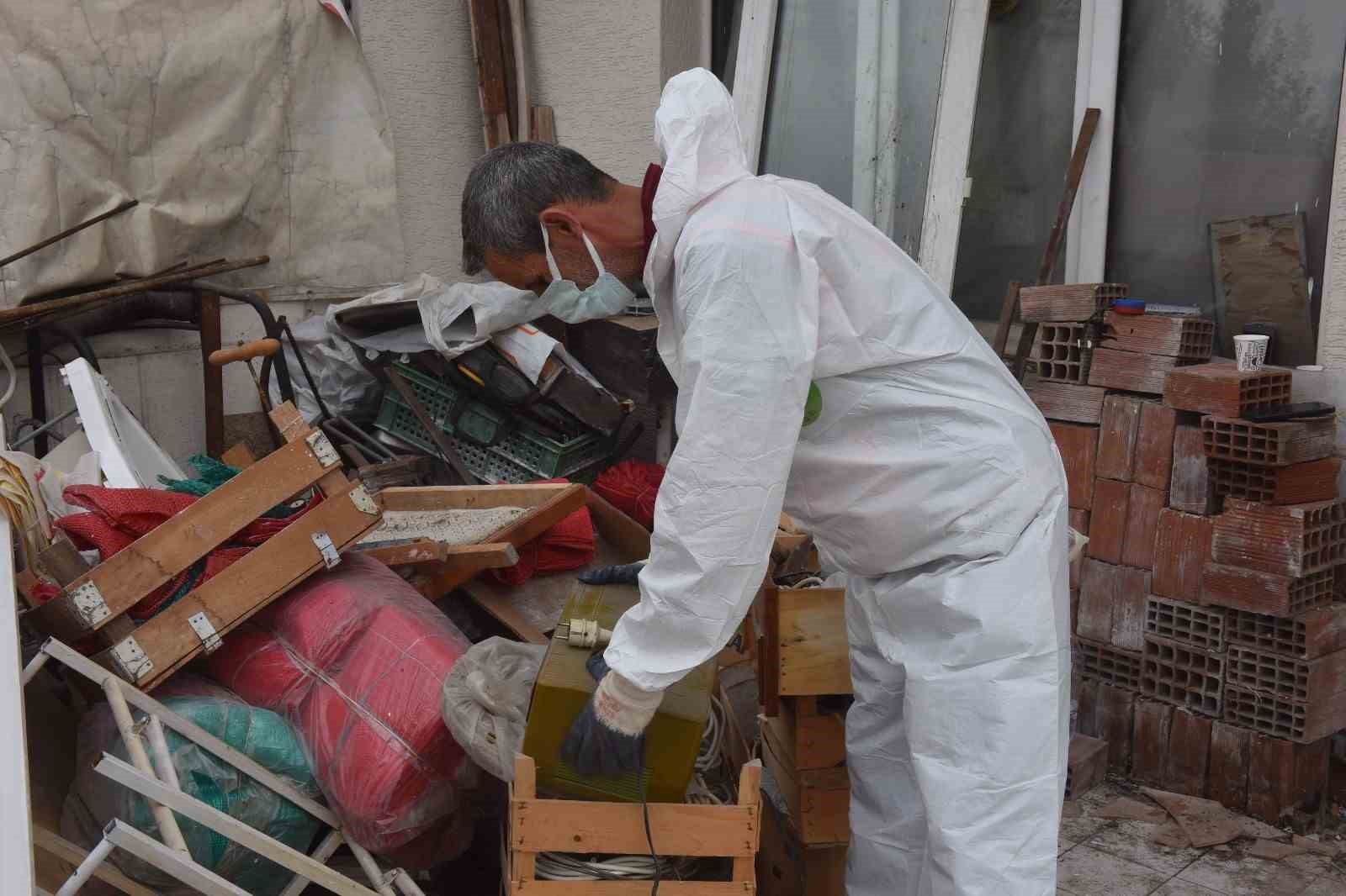 Yıldırım Belediyesi’nden ’çöp’ ev mesaisi
