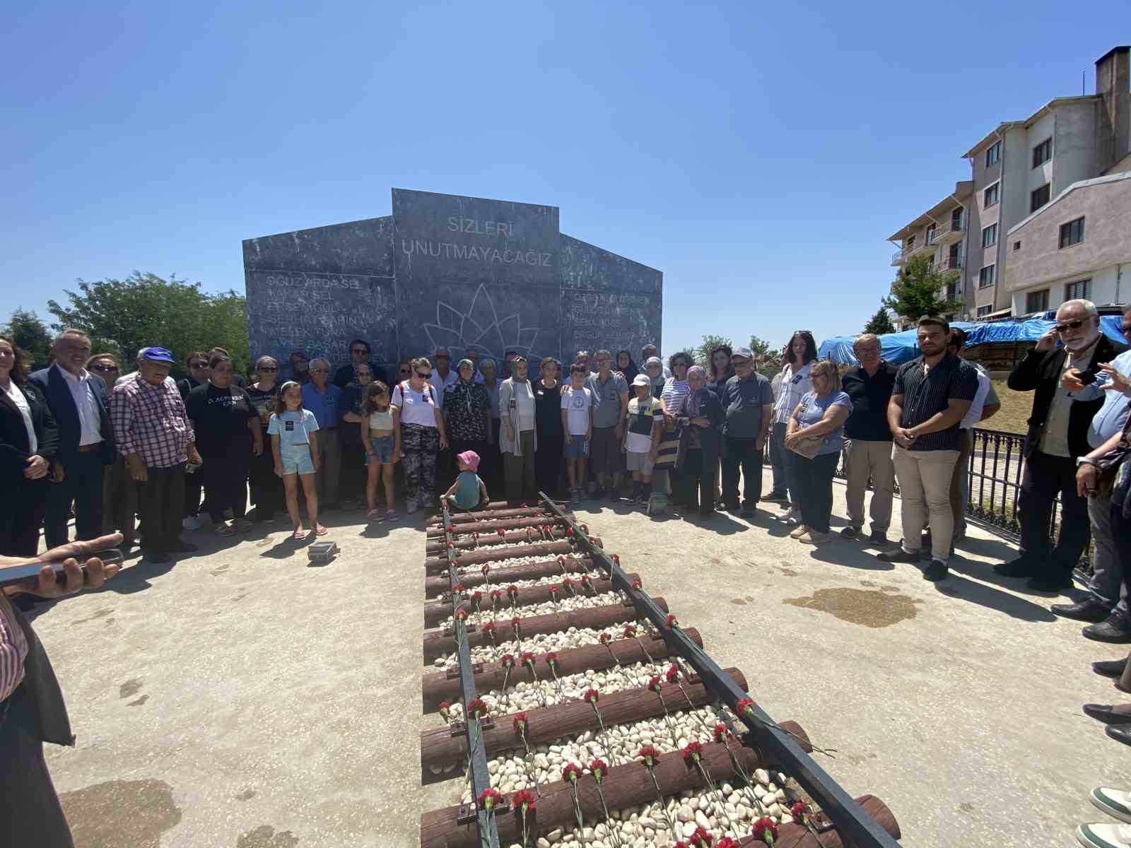 8 Temmuz tren kazasında hayatını kaybedenler Uzunköprü’de anıldı
