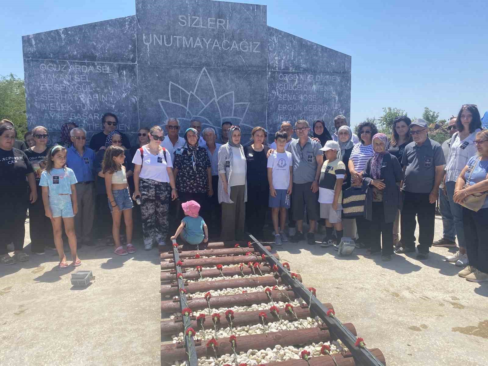 8 Temmuz tren kazasında hayatını kaybedenler Uzunköprü’de anıldı
