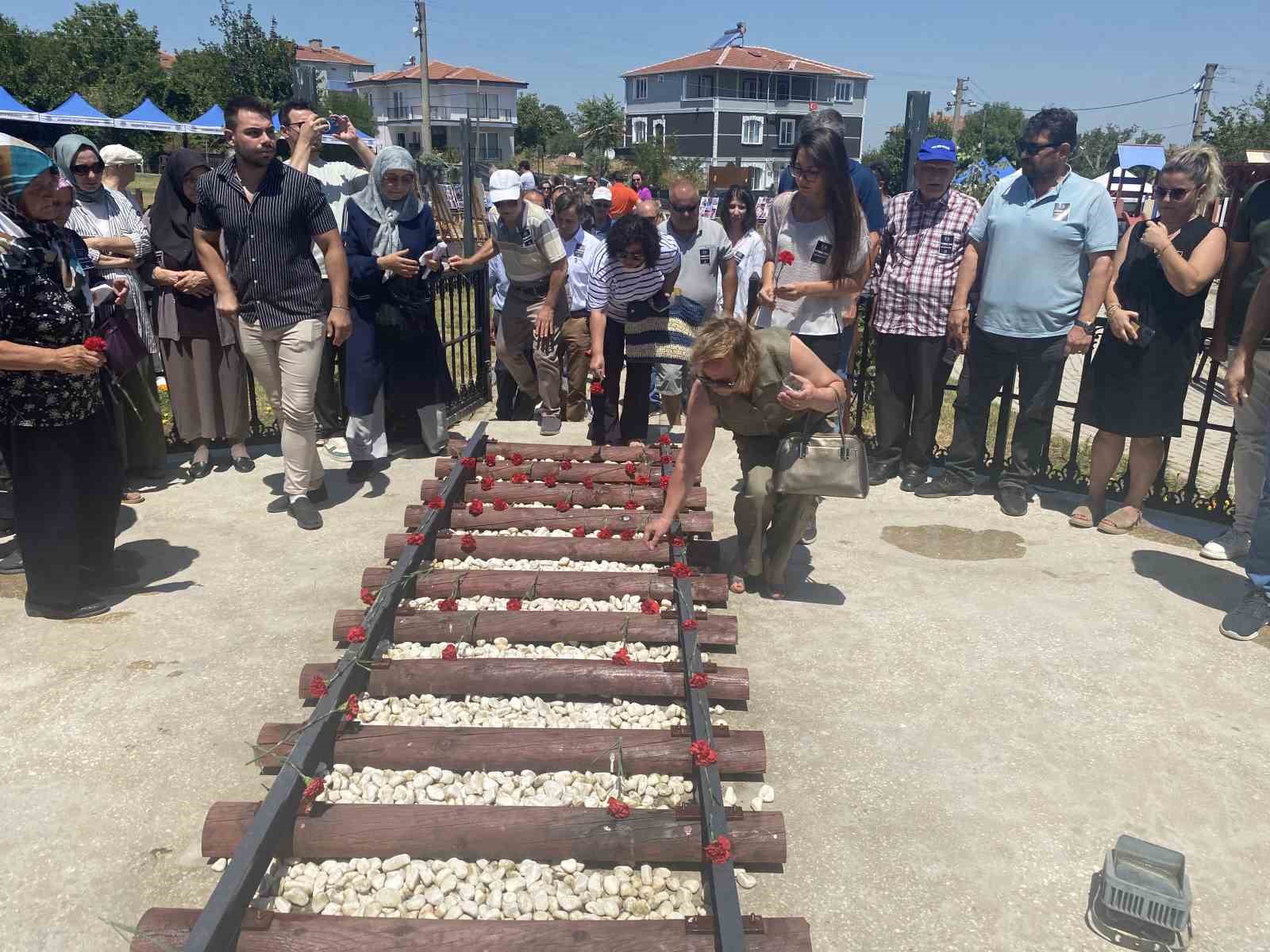 8 Temmuz tren kazasında hayatını kaybedenler Uzunköprü’de anıldı
