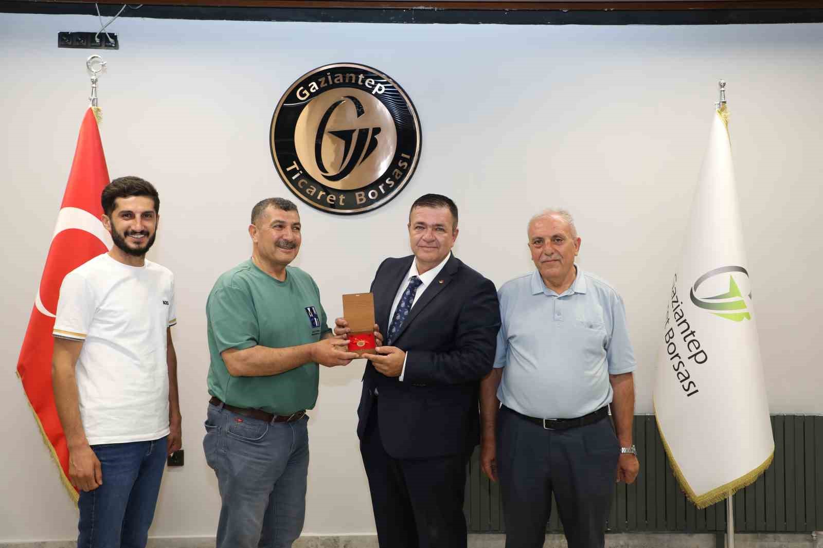 Yılın ilk Antep fıstığına GTB’den ödül
