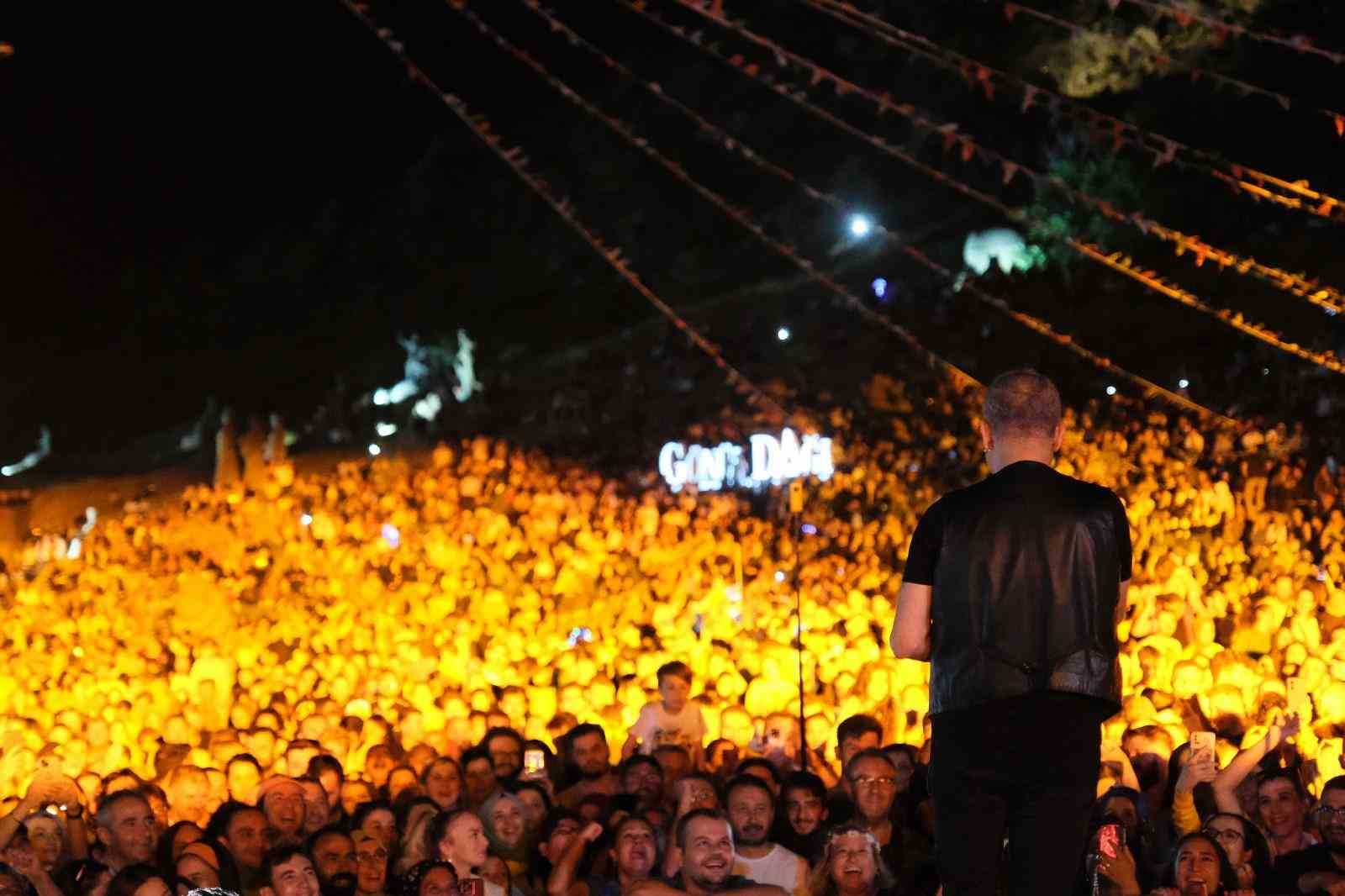 Haluk Levent Sivrihisar’da unutulmaz bir gece yaşattı
