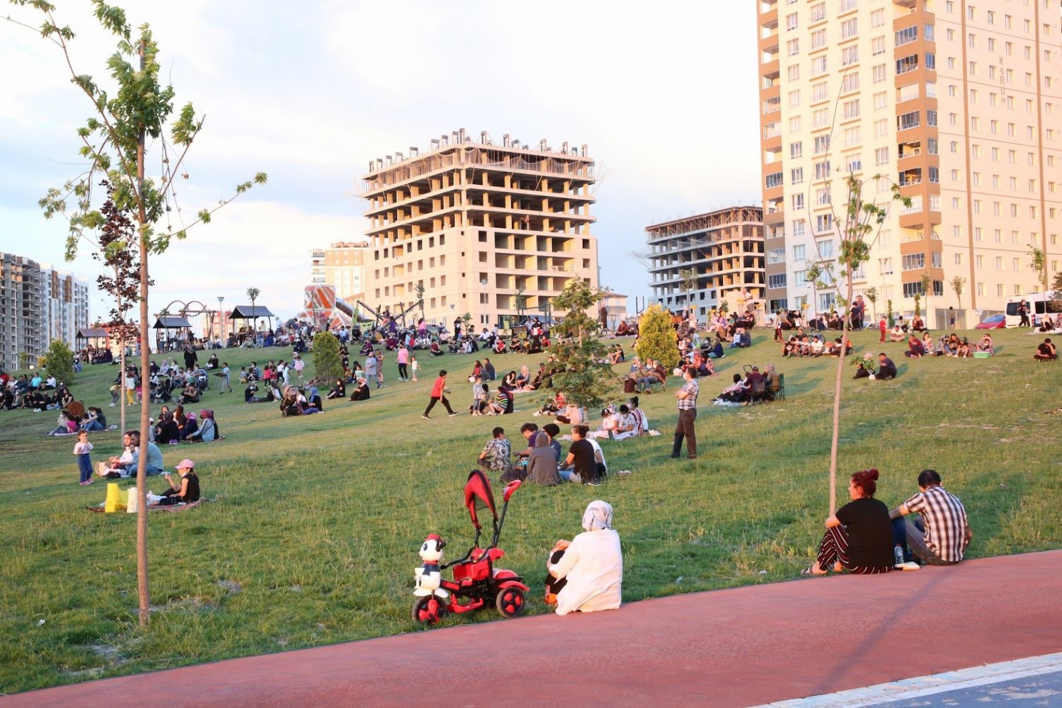 Melikgazi Belediyesi’nin kazandırdığı park ve yeşil alanlar vatandaşın gözdesi oldu
