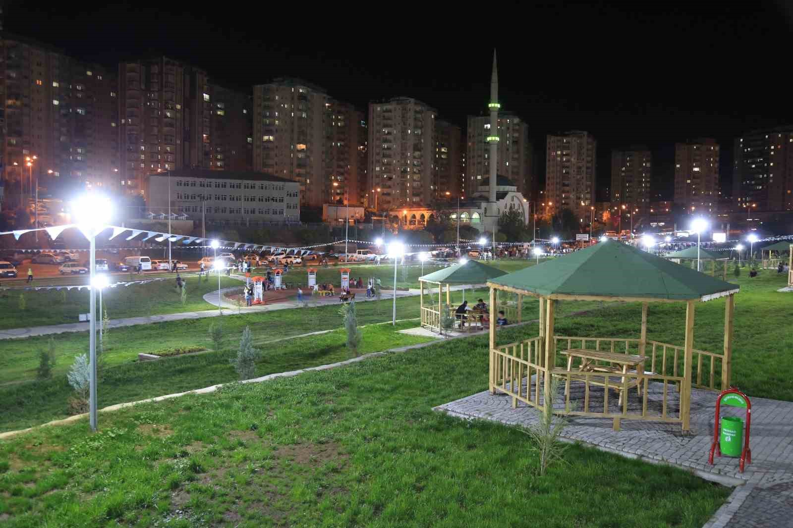 Melikgazi Belediyesi’nin kazandırdığı park ve yeşil alanlar vatandaşın gözdesi oldu
