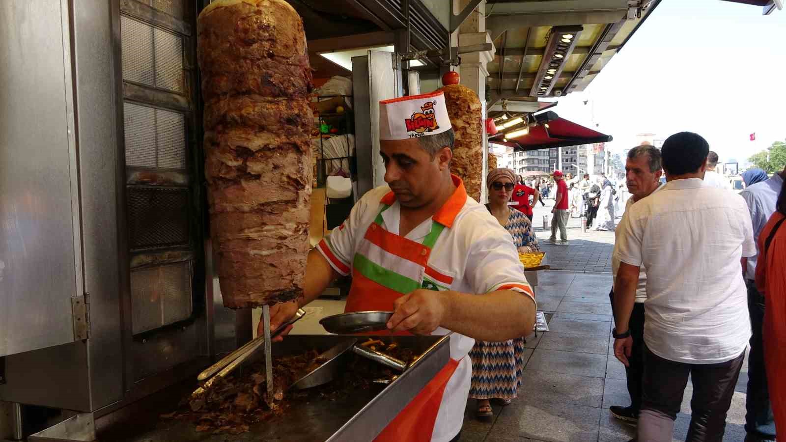 Mega kent İstanbul’da sıcak hava bunalttı
