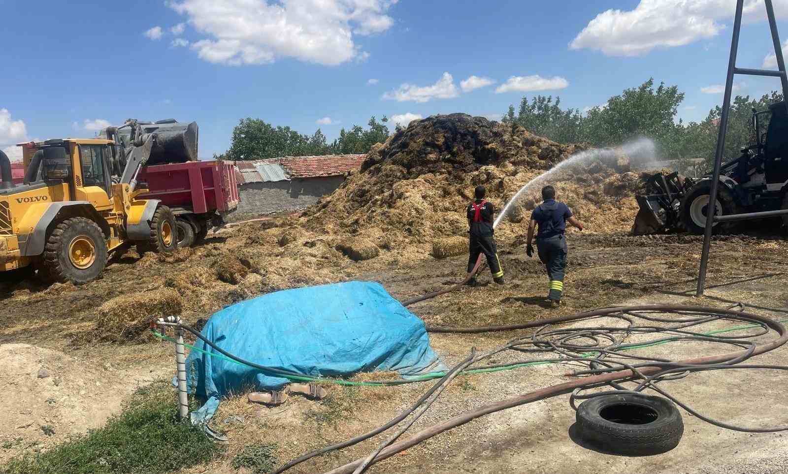 Konya’da saman balyaları yandı, tavuklar telef oldu
