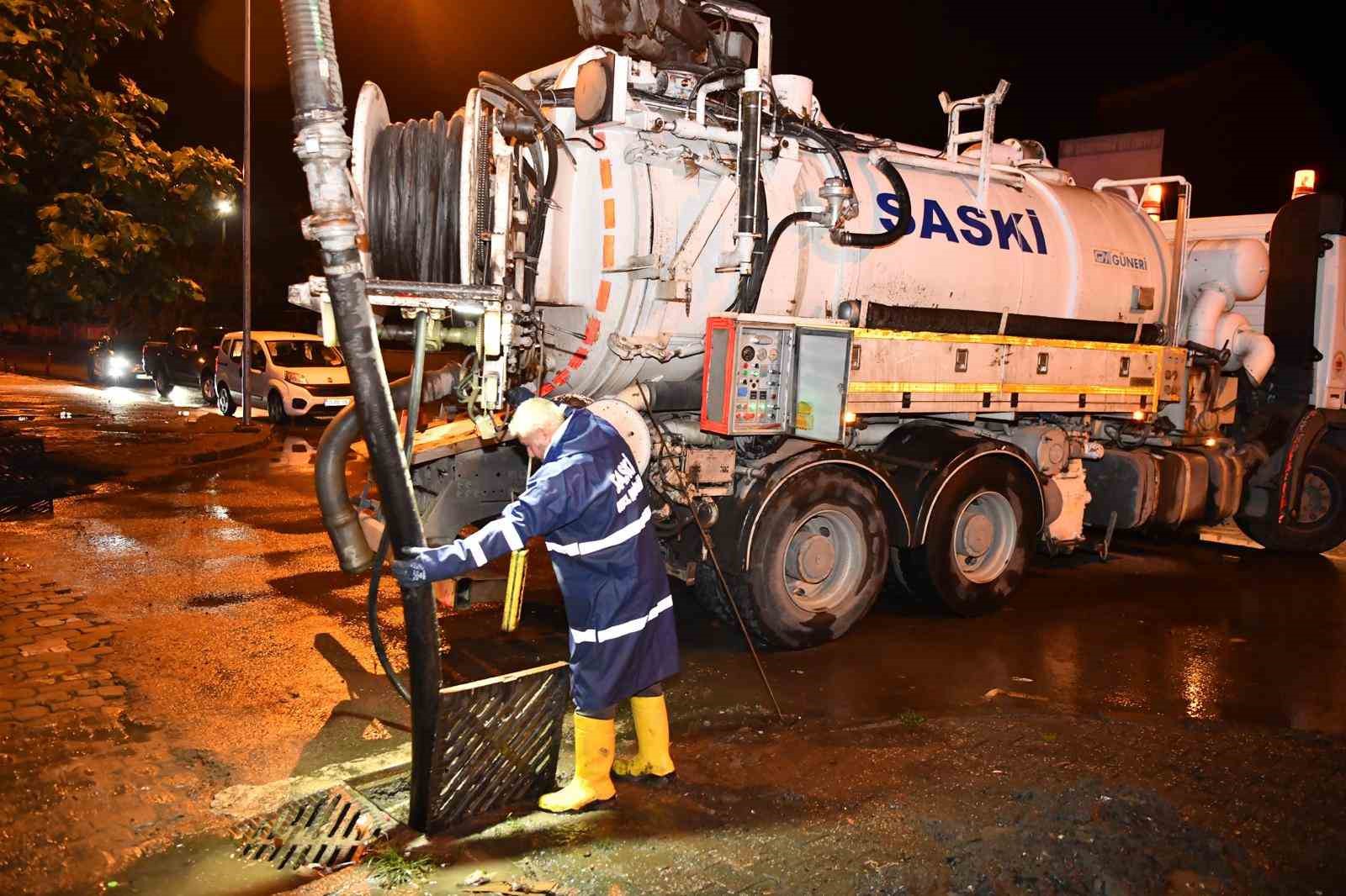 Samsun Büyükşehir tüm ekip ve ekipmanlarıyla sahada
