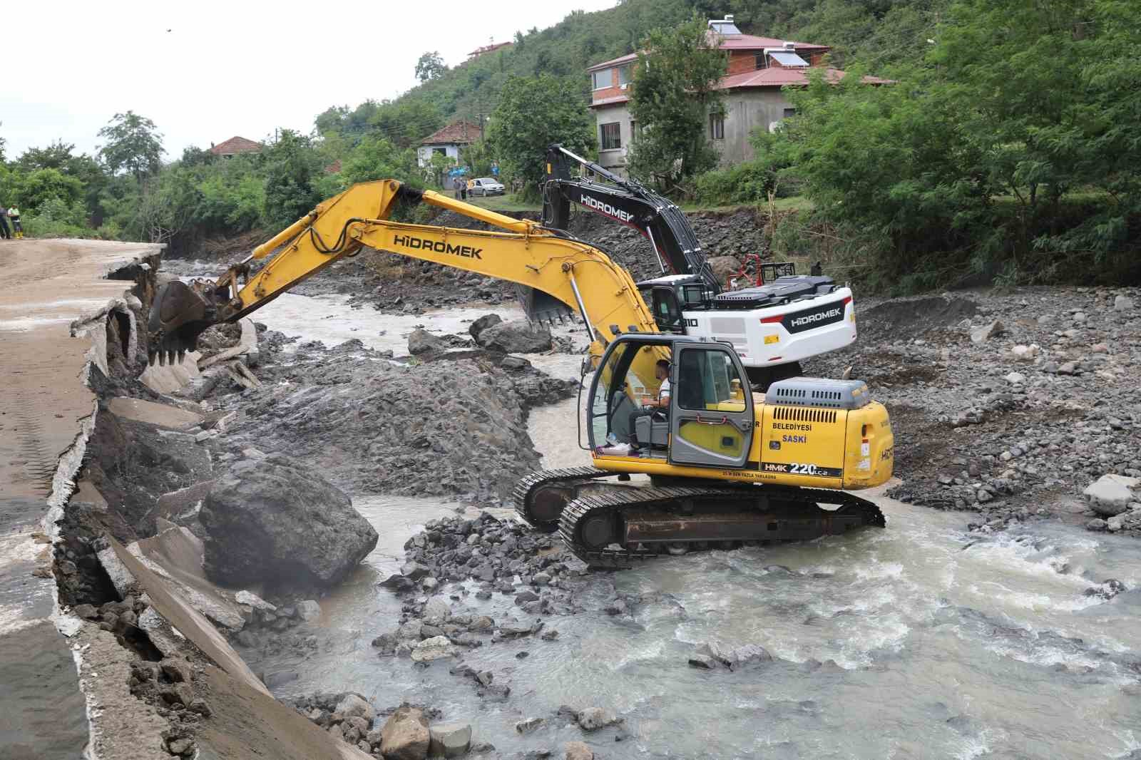 Samsun Büyükşehir tüm ekip ve ekipmanlarıyla sahada
