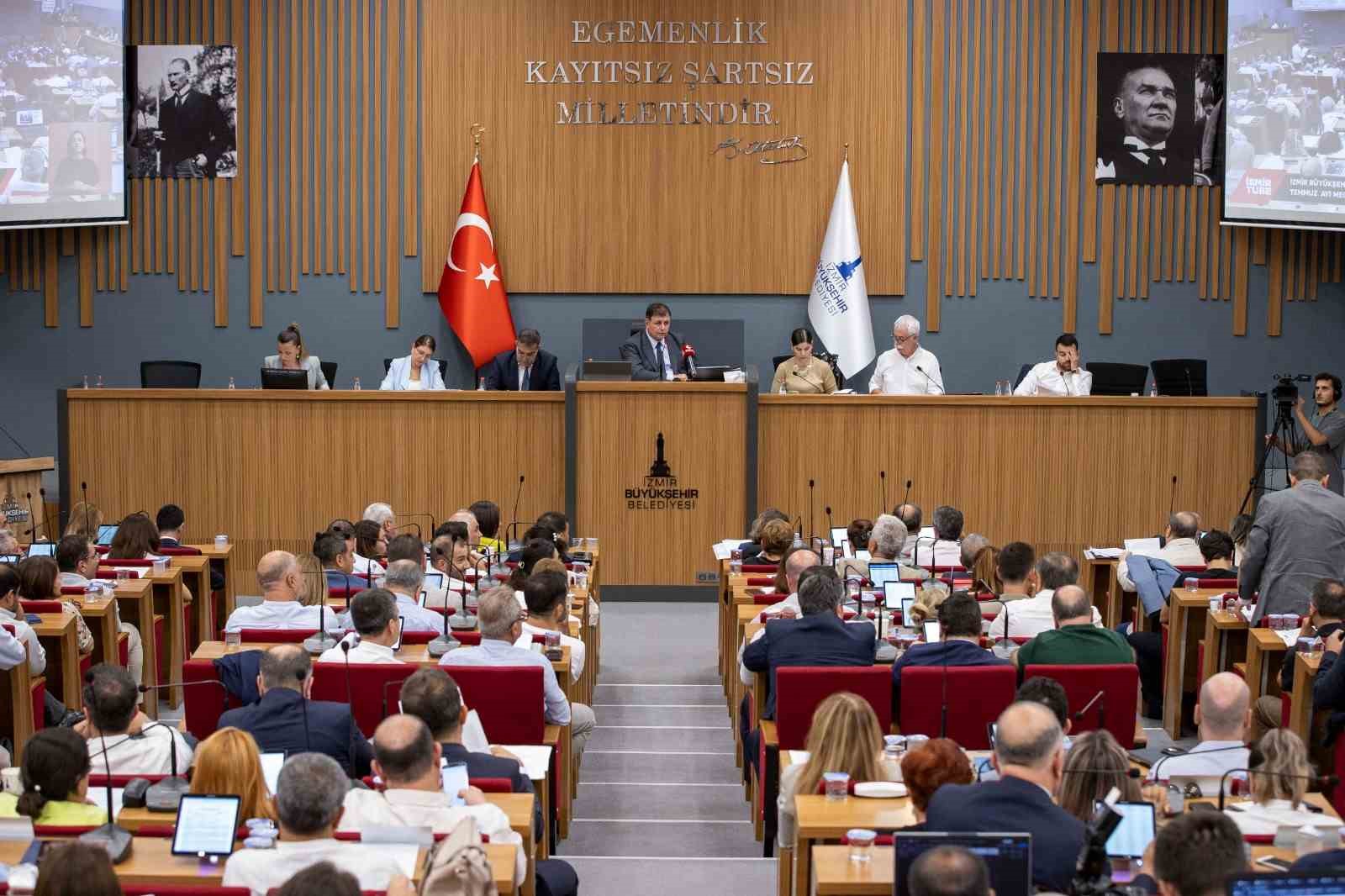 İzmir Büyükşehir Belediyesi memurlarının talebi mecliste görüşülecek
