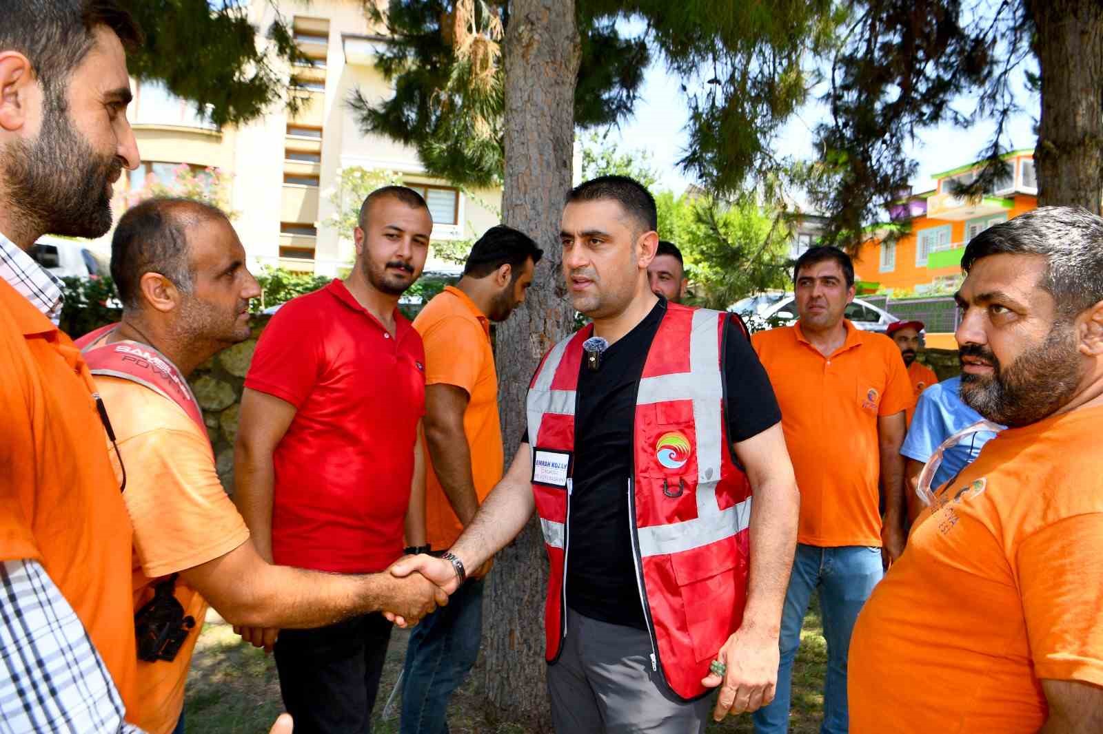 Başkan Kozay, sahaya indi ekiplerin çalışmalarını inceledi
