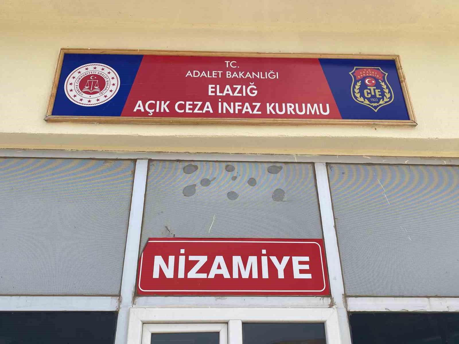 Elazığ Açık Cezaevine giren zanlılar bir kişiyi silahla yaraladı
