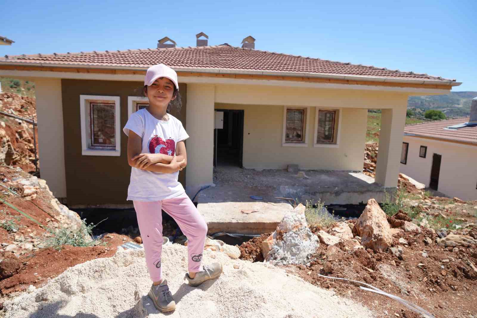 Kilis’te depremzedeler için yapılan köy konutlarının inşası sürüyor
