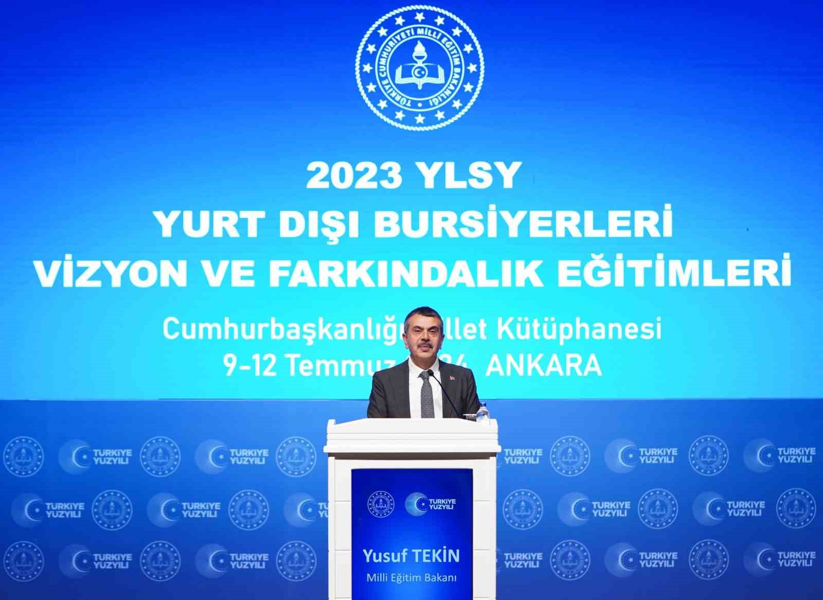 Milli Eğitim Bakanı Tekin, 2023 YLSY bursiyerleri ile bir araya geldi
