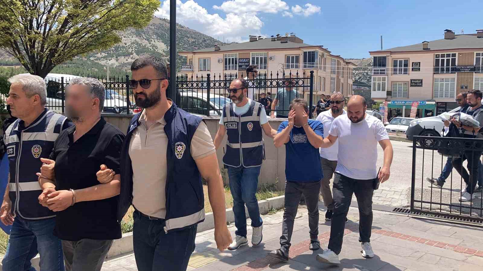 Burdur’da fuhuş operasyonu: 4 gözaltı
