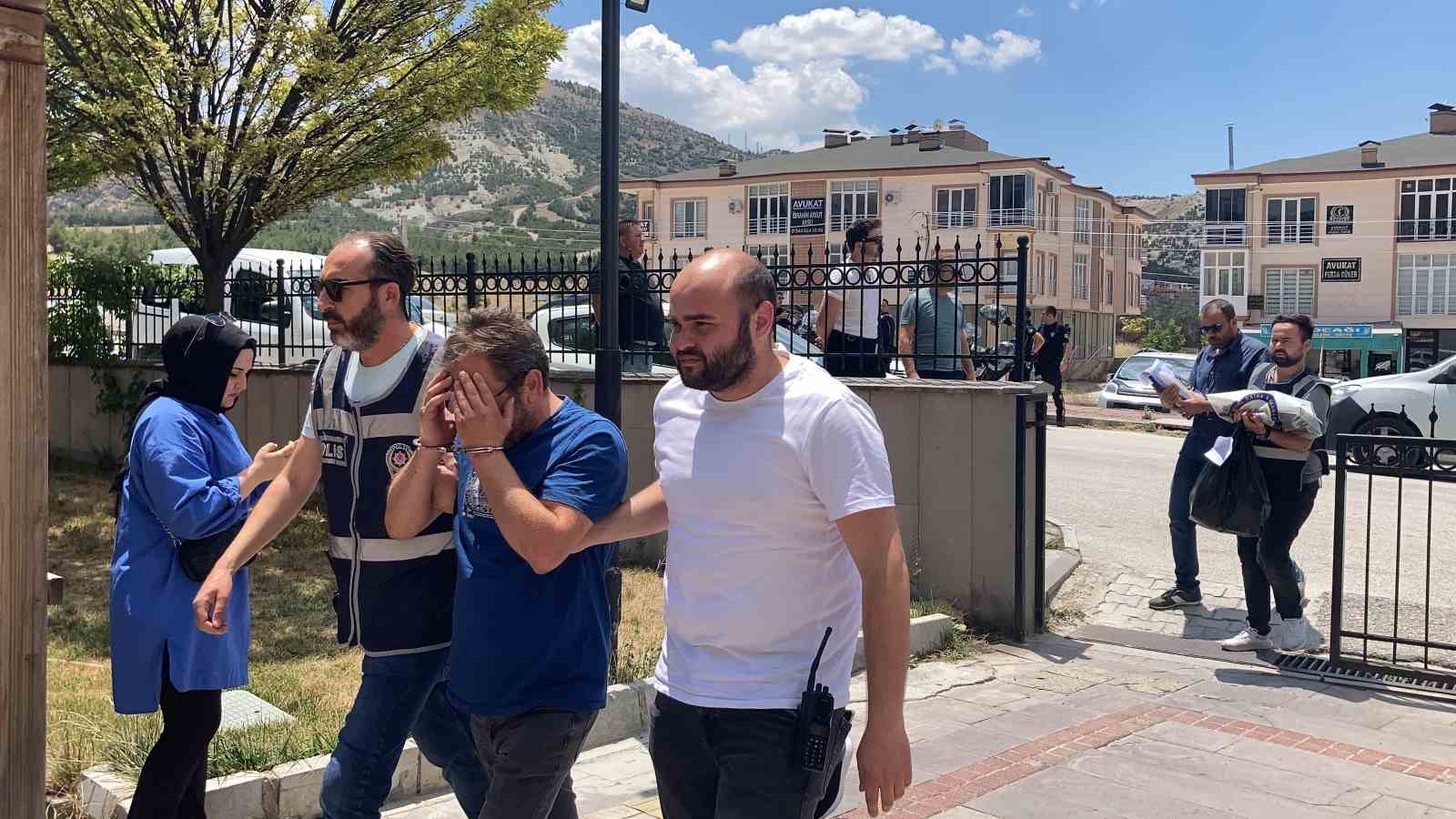 Burdur’da fuhuş operasyonu: 4 gözaltı
