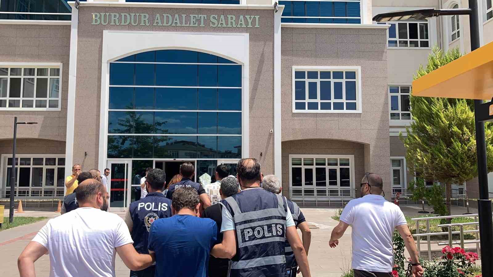 Burdur’da fuhuş operasyonu: 4 gözaltı
