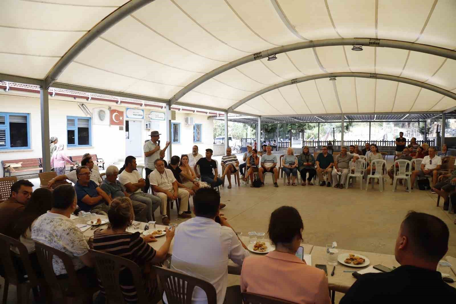 Muğla Büyükşehir ve Fethiye Belediyesi Faralya’da vatandaşları dinledi
