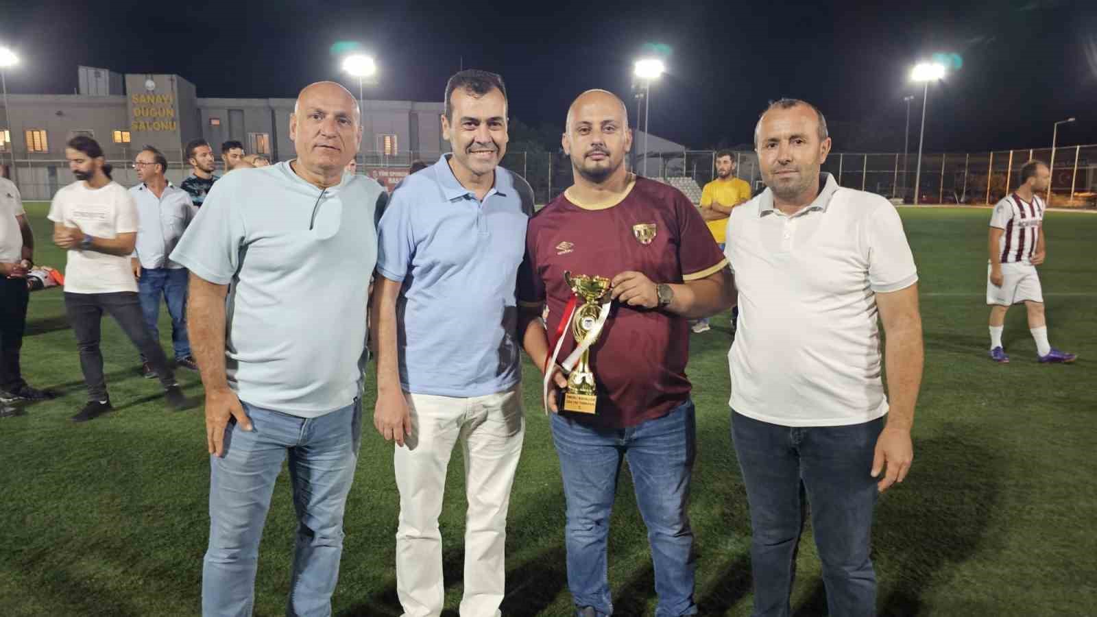 Bandırma’da mahalleler arası futbol turnuvasının şampiyonu belli oldu
