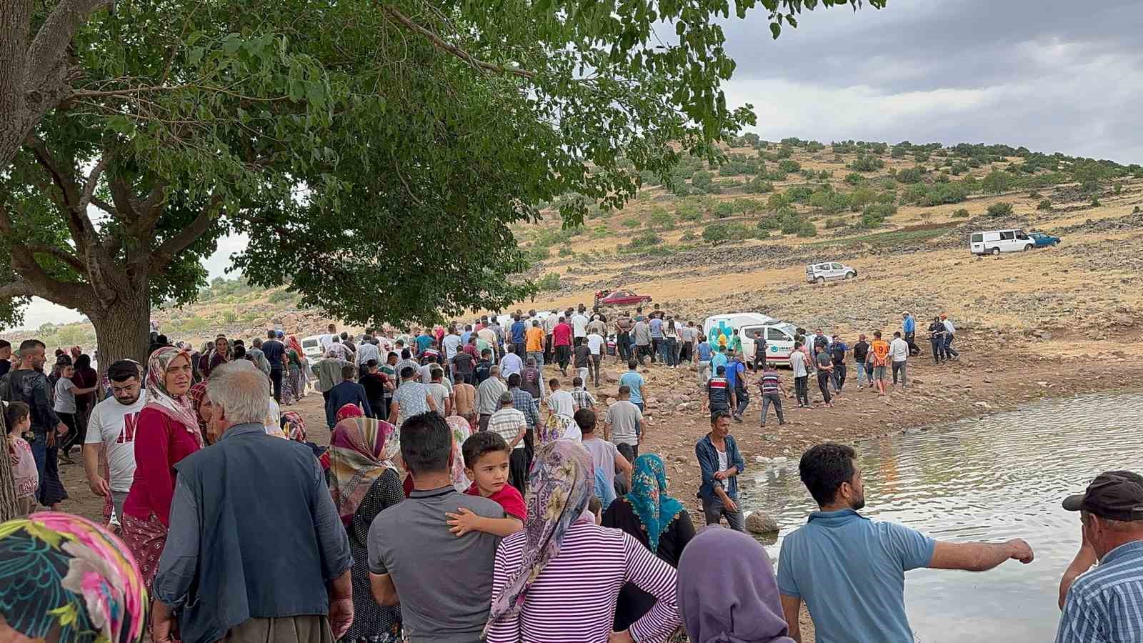 Gaziantep’te gölete giren 3 kişi boğuldu
