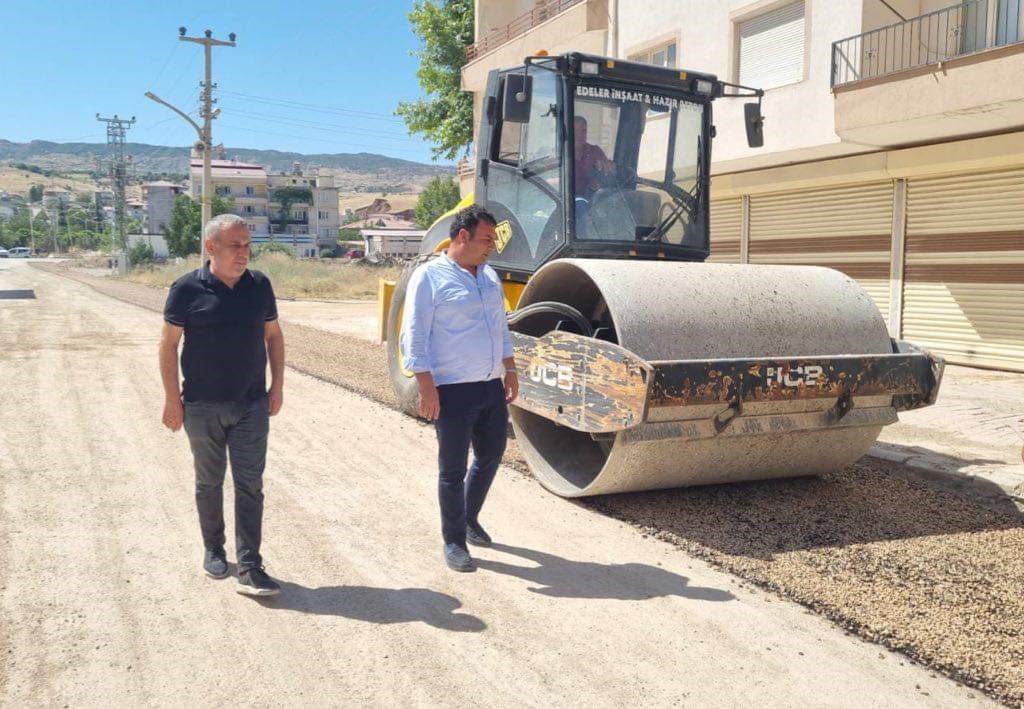 Başkan Yıldırım, asfalt serim çalışmalarını denetledi
